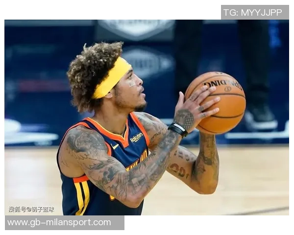 奥索伊戈达罗称赞布克易于相处并能有效执行教练战术 奥索伊戈达罗称赞布克易于相处并能有效执行教练战术