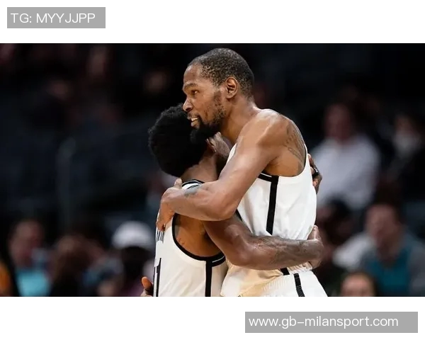 安芬尼西蒙斯回顾绿军首秀表现从紧张到自如掌控比赛节奏 安芬尼西蒙斯回顾绿军首秀表现从紧张到自如掌控比赛节奏