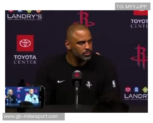 乌度卡谈申京组织能力对手忌惮我们成功利用这一点进行惩罚 乌度卡谈申京组织能力对手忌惮我们成功利用这一点进行惩罚