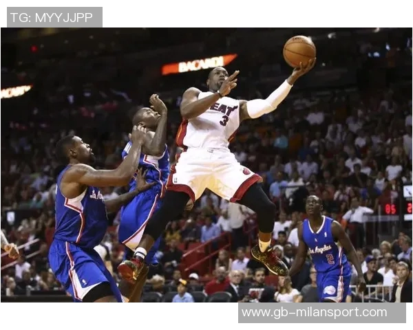 格雷森阿伦表现出色8投4中贡献11分3篮板2助攻助力球队胜利 格雷森阿伦表现出色8投4中贡献11分3篮板2助攻助力球队胜利