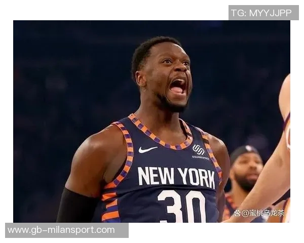 兰德尔全能表现助球队大胜19分10板12助攻正负值高达43 兰德尔全能表现助球队大胜19分10板12助攻正负值高达43