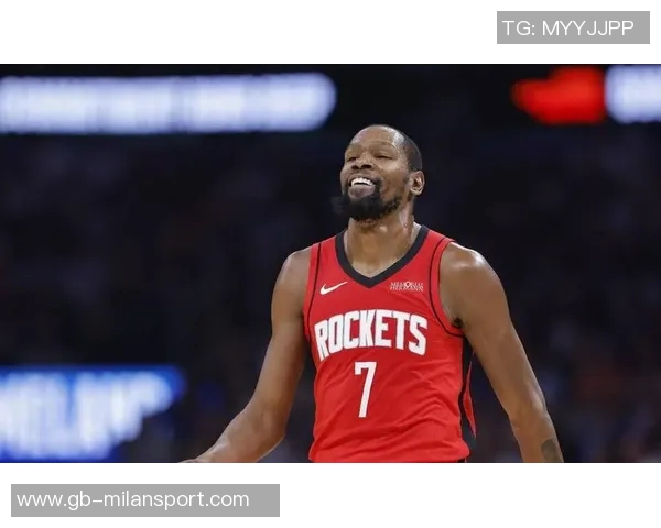 杜兰特赞奥科吉全力以赴的态度为攻防表现带来显著回报 杜兰特赞奥科吉全力以赴的态度为攻防表现带来显著回报