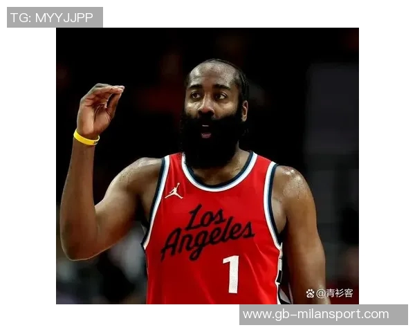 哈登半场表现抢眼却难阻球队落后正负值惨淡显示困境